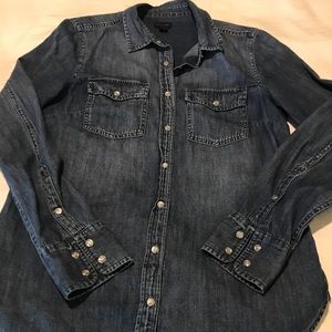 Women’s chambray shirt